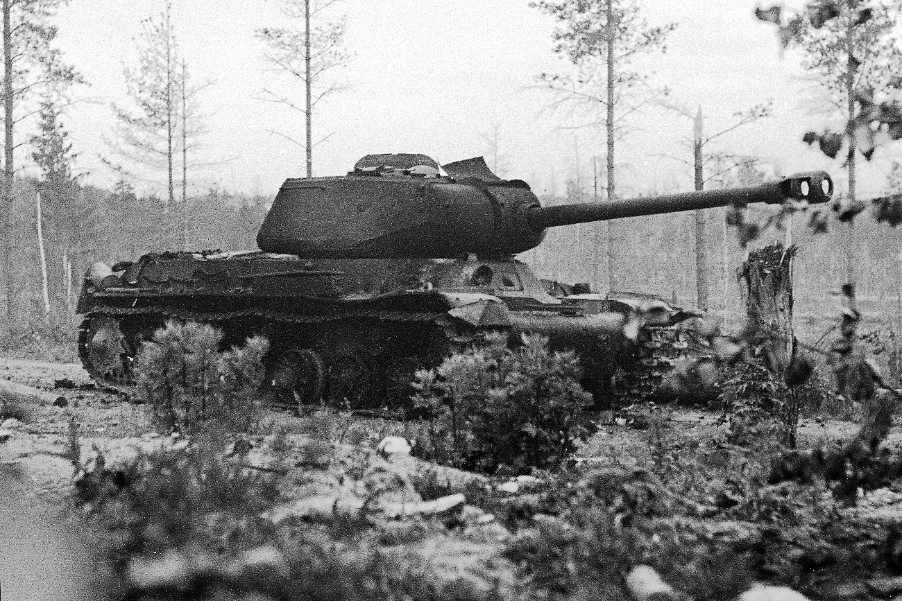 Destroyed IS-2 tank near Summa, Karelian Isthmus.
