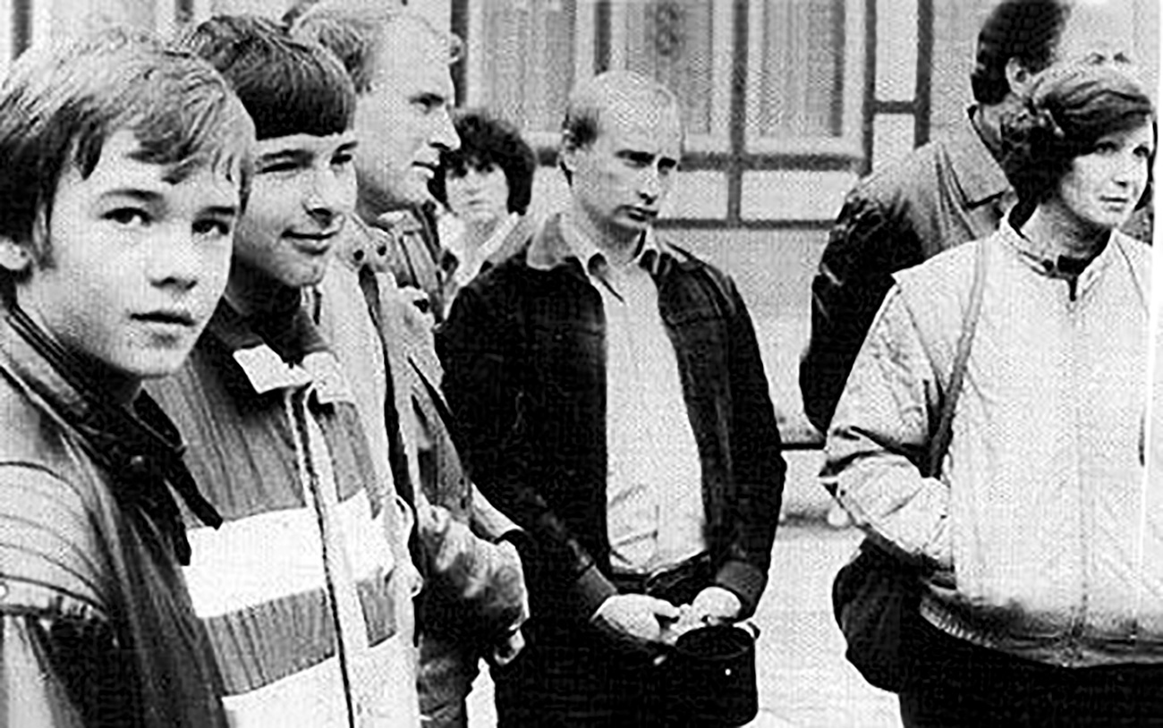 Vladimir Putin selama bekerja sebagai agen KGB di Jerman Timur.