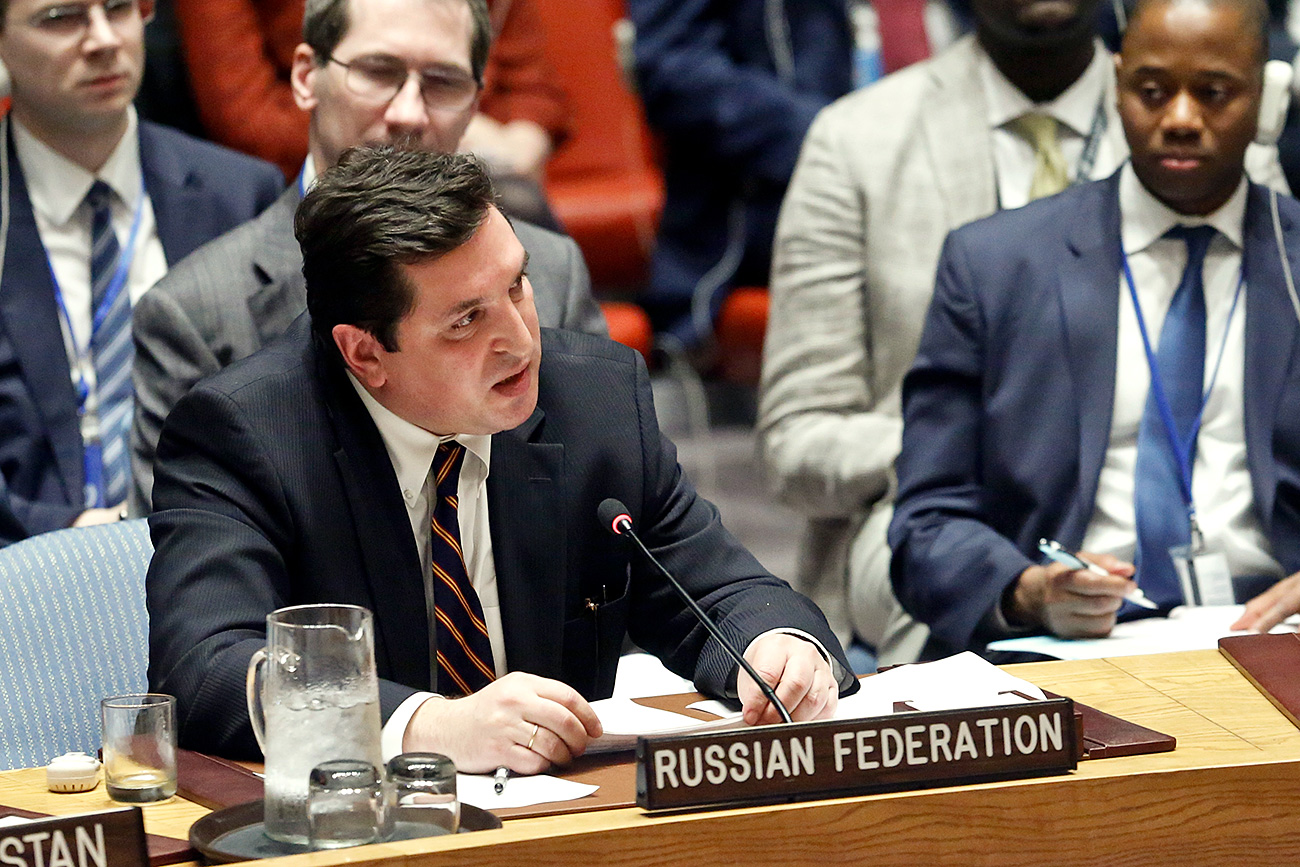 El embajador adjunto de Rusia ante la ONU Vladímir Safrónkov en la reunión del Consejo de Seguridad en Nueva York, el 12 de abril de 2017.