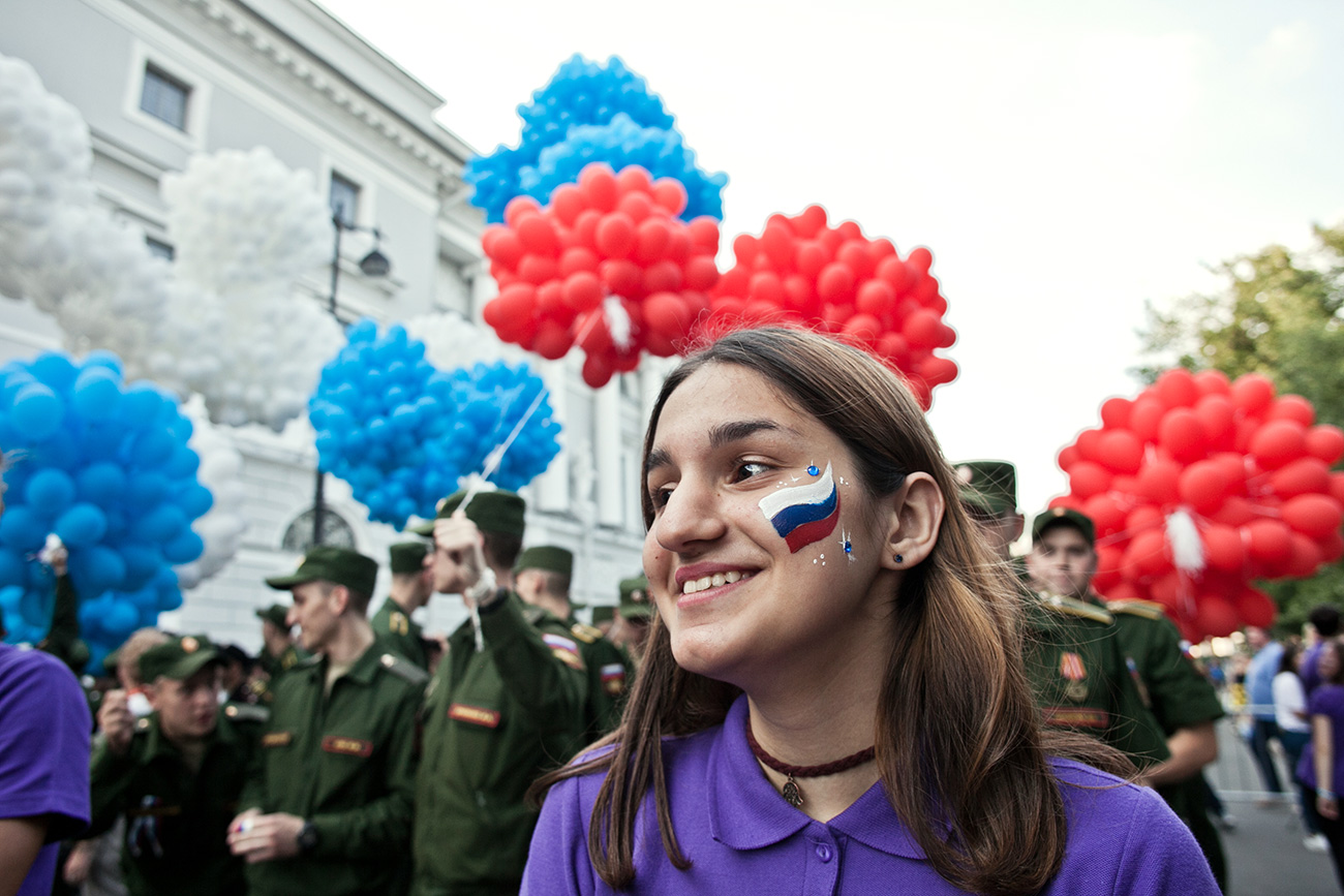 Evento em celebração à bandeira russa, em São Petersburgo