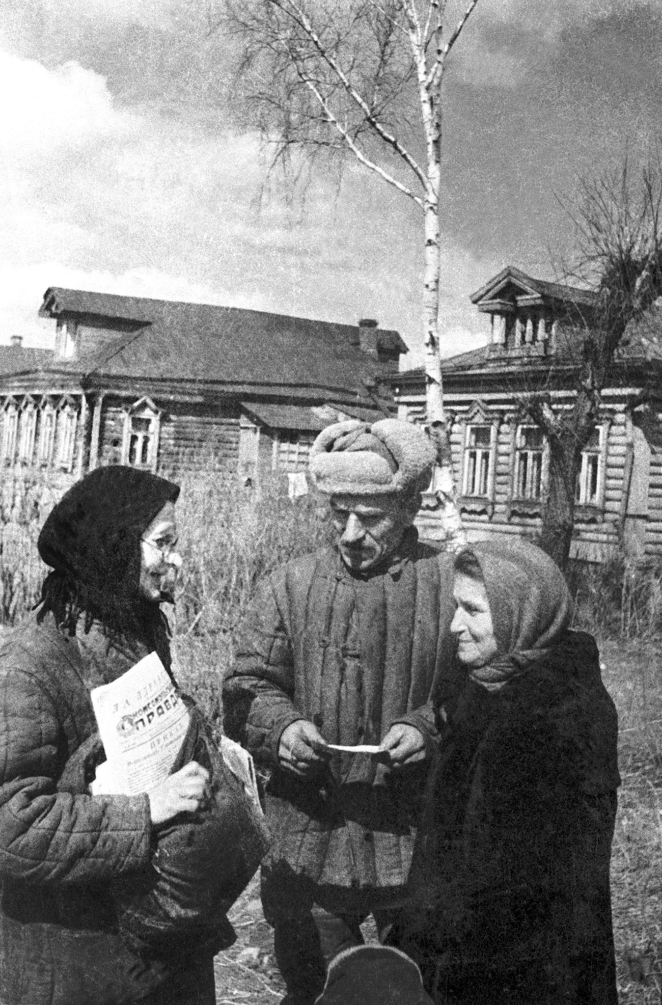 Mnogi rajoni koji se danas nalaze blizu centra Moskve bili su prepuni drvenih kuća i nalikovali su na selo sve do 1960-ih. Na fotografiji je prikazano nekadašnje selo Vihino, sada rajon Moskve.