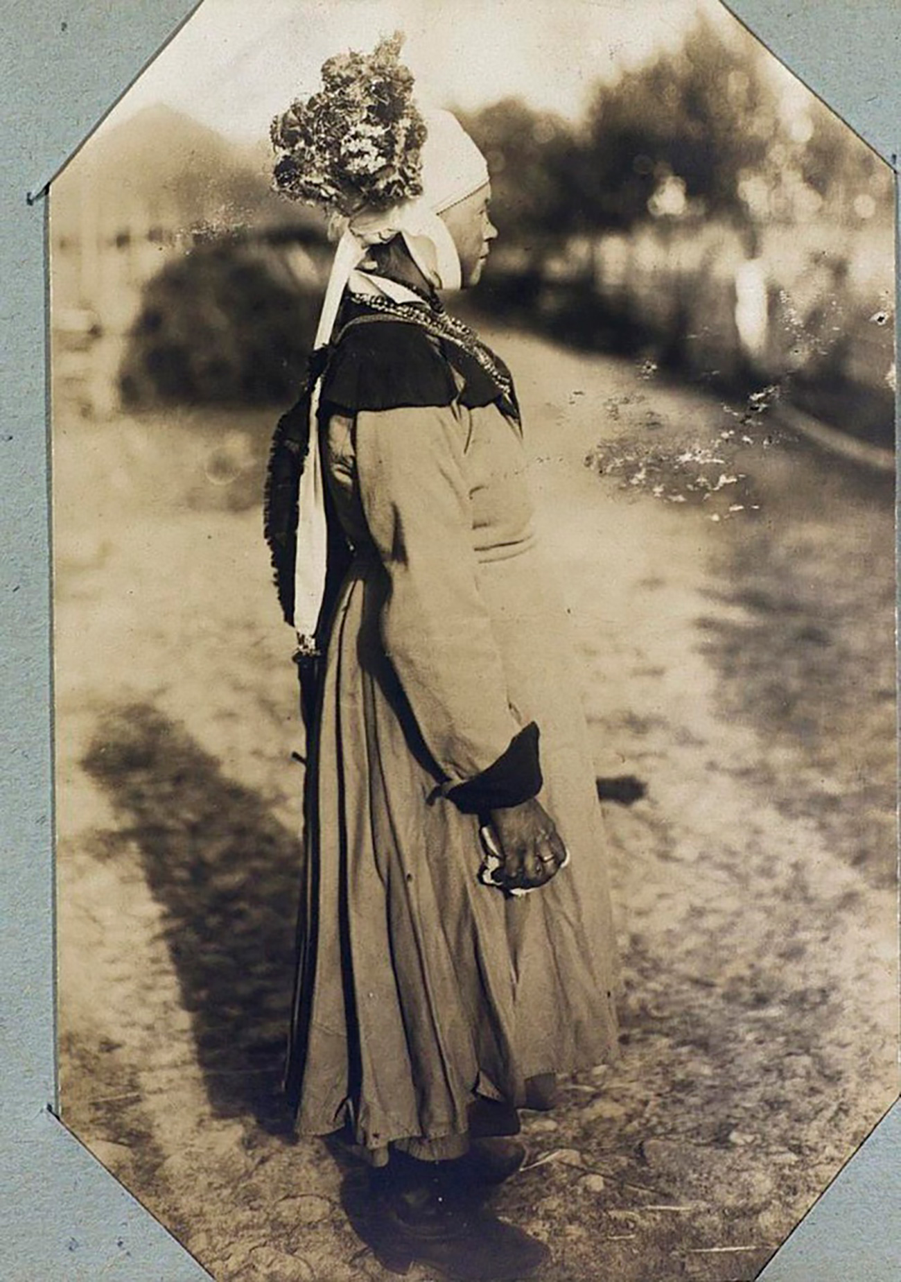 Woman dressed as a bride on her way to be chosen, 1902.