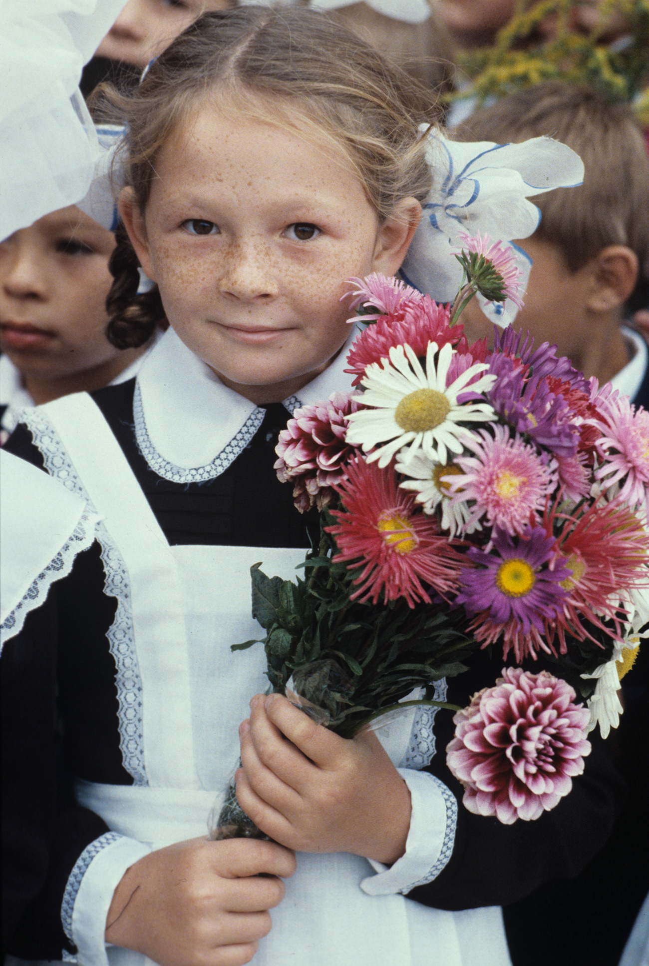 The school uniform was abolished in 1994, after the collapse of the USSR, as a relic of the Soviet past. However, in 2013 it was reintroduced as mandatory. But today the style, color and form vary greatly, and are regulated by each school independently.