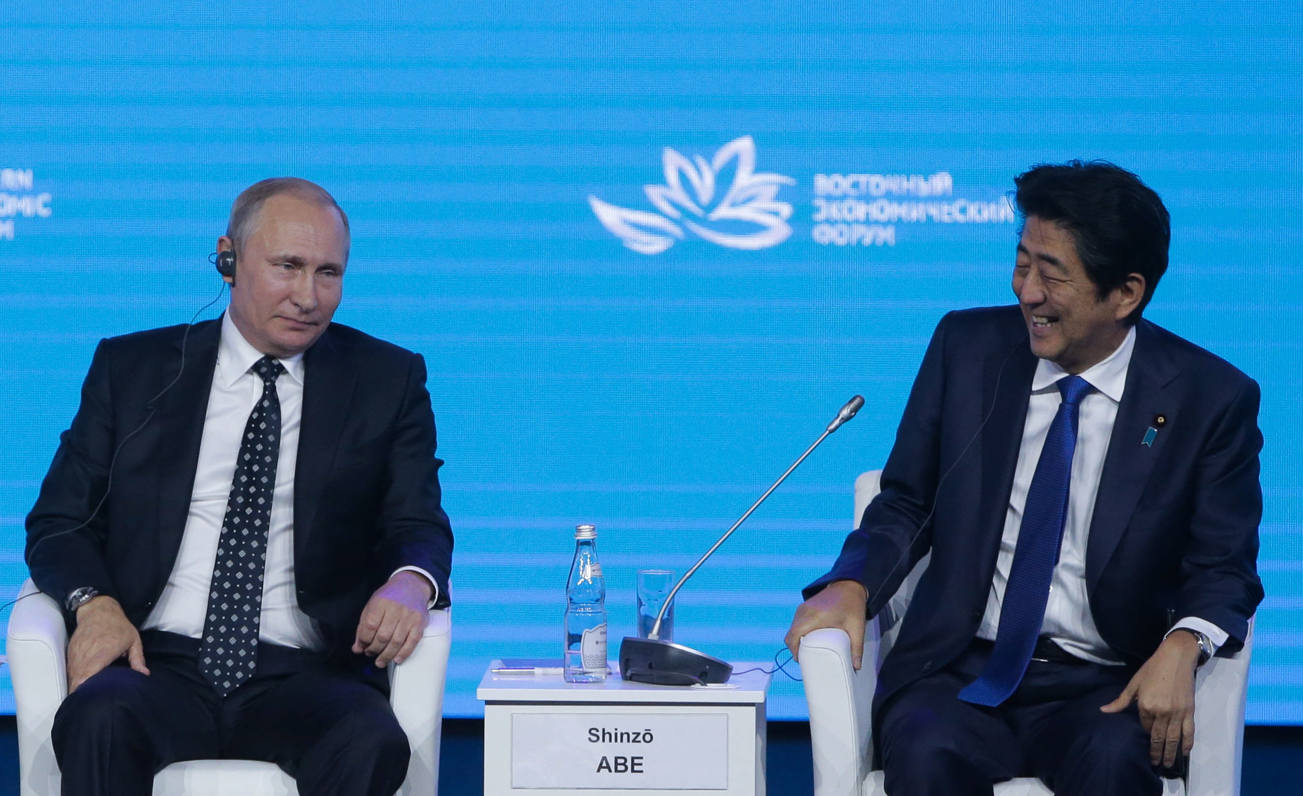 ロシアのプーチン大統領と日本の安倍首相＝