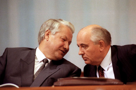 Mikhail Gorbachev (right) and Boris Yeltsin (left).  Source: Itar-Tass