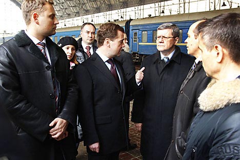 Dmitry Medvedev visiting to one of Moscow’s main train stations. Source: RIA Novosti