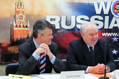 Russian Ambassador Sergei Kislyak (right) and Deputy Assistant Secretary of State Daniel Russell (left) at the World Russia Forum 2011 in Washington D.C. on March 29, 2011 (photo by Yuri Mamchur)