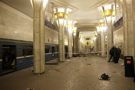 A view shows the site of the explosion at the metro station Oktyabrskaya in Minsk, April 11, 2011. REUTERS/BelTA/Handout/Andrei Stasevich