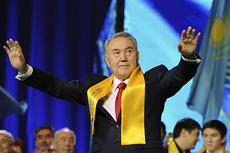 Kazakhstan's President Nursultan Nazarbayev greets supporters during the 'Forward, together with the leader' forum in Astana April 4, 2011. Source: Reuters/Vostock photo