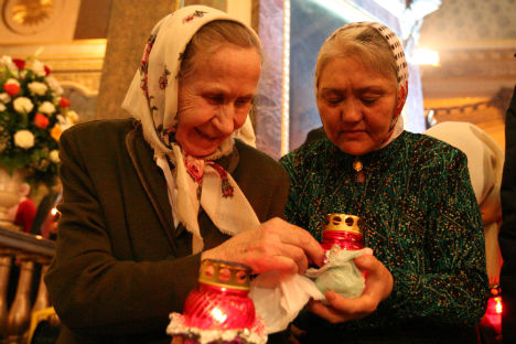Beim nächtlichen Oster-Gottesdienst in der Kasaner Kathedrale. Foto: Itar-Tass