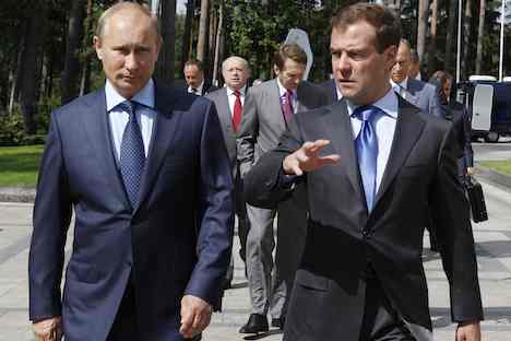 Russlands Regierungschef Wladimir Putin und Präsident Dmitri Medwedew. Foto: ITAR-TASS