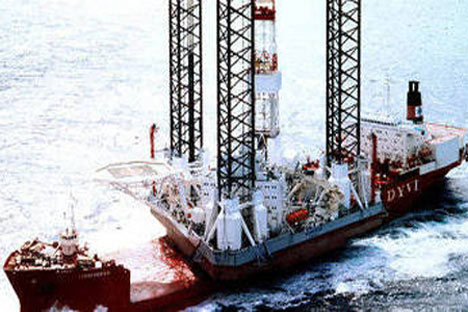 Una plataforma petrolífera rusa ha volcado en el mar de Ojotsk, situado entre la península de Kamchatka y las islas del norte de Japón, según los informes que llegan. Foto de la página oficial http://www.amngr.ru/