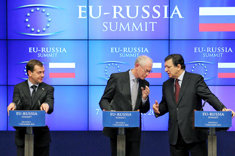 It remains to be seen whether Russia's geopolitical shift from Europe to Asia will allow to maintain its rightful place in world politics. In the photo Russia's President Dmitry Medvedev, left, looks on as European Commission President Jose Manuel Ba