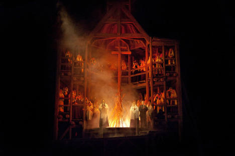 The final scene of Mussorgsky’s “Khovananshchina.”  Source: Ken Howard / Metropolitan Opera / Press Photo 