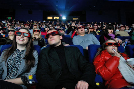 El 3d cine tiene muchos adictos, pero sigue siendo el objeto de la crítica. Foto de Kommersant