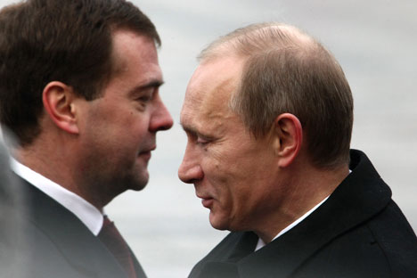 Dmítri Medvedev e Vladímir Pútin/Foto:Kommersant