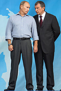 Vladimir Putin and Igor Sechin.   Source: Kommersant