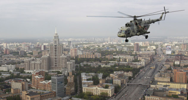 Mi-17 combat helicopter is flying over Moscow.   Source: RIA