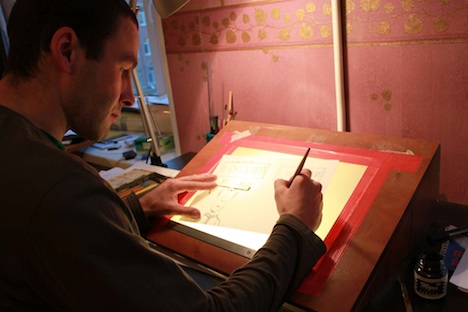 Roman Sokolow in seinem Atelier in St. Petersburg. Foto: Pauline Tillmann 