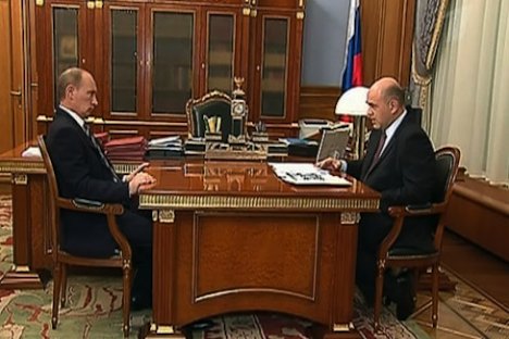 Wladimir Putin und Michail Mischustin, Leiter des Steuerdienstes. Foto: 1tv.ru