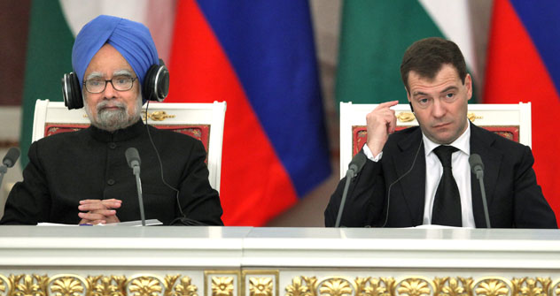 Russian president Dmitri Medvedev and Indian Prime Minister Manmohan Singh during talks in the Kremlin (7 Dec 2009). Source: Kommersant