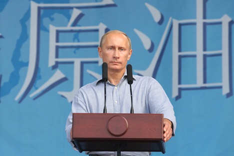 ロシアと中国を結ぶ石油パイプラインの開始でプーチン氏＝ http://premier.gov.ru撮影