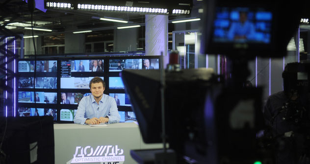 Der Fernsehsender Doschd (Regen) bietet Livesendungen rund um die Uhr. Foto: Grigori Sisoev/RIA Novosti