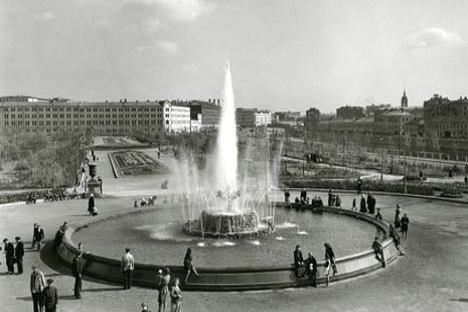 La plaza Bolótnaya en 1947. Foto de Alexéi Góstev