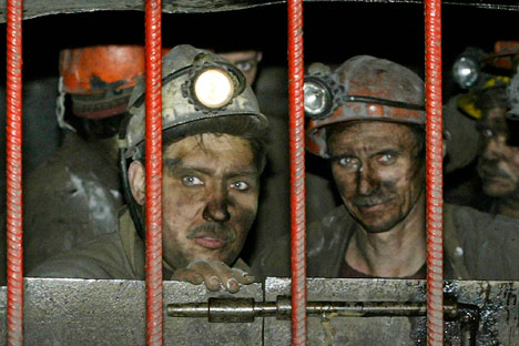 Noventa mineiros morreram no acidente de 8 de maio em Raspádskaya; o episódio chamou a atenção das autoridades para as condições de segurança no setor/Foto: Ivan Secretarev_AP