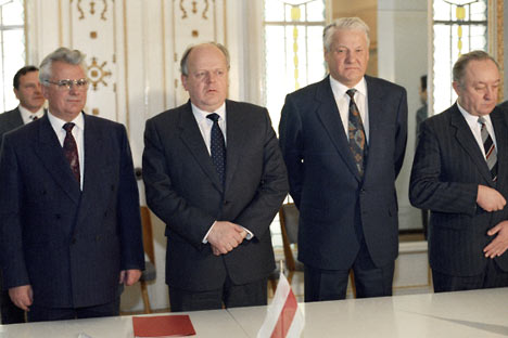 Leonid Kravchuk (Ucraina), Stanislav Shushkevich (Bielorussia) e Boris Eltsin (Russia) (Foto: Ria Novosti)