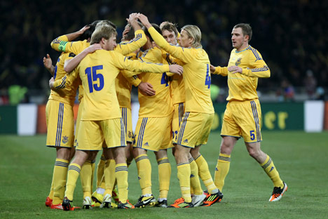 I giocatori della Nazionale ucraina festeggiano un goal segnato in amichevole contro la Germania (Foto: Andrei Voloshin/ Ria Novosti)