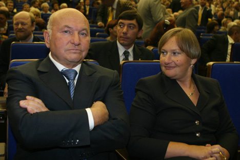 Luzhkov con la moglie. Foto: Itar-Tass