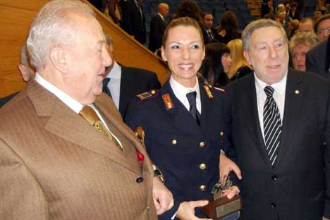 A sinistra, Zurab Tsereteli con Valentina Vezzali (Fonte: Ufficio Stampa)