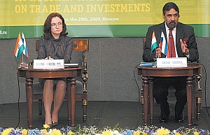 Russian Economics Minister Elvira Nabiullina (left) and Indian Commerce and Industry Minister Anand Sharma (right)