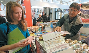 Traditional Indian arts and crafts were a popular attraction at the recent trade fair in St Petersburg