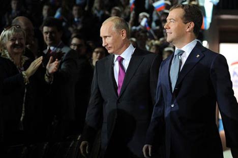 Vladímir Pútin (à esq.) e Dmítri Medvedev (à dir.) Foto: Getty Images/Photobank