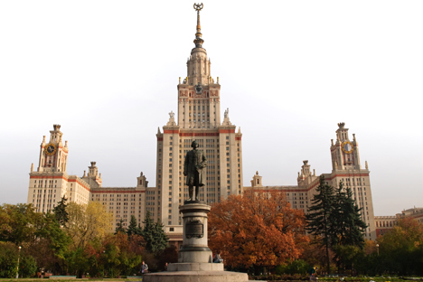 Prédio principal da Universidade de Moscou foi concluído em 1953