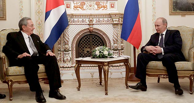 Em rápida passagem pela capital russa, líder cubano demonstrou empatia e desejo de fortalecer relações. Foto: Serguêi Prasolov / RG
