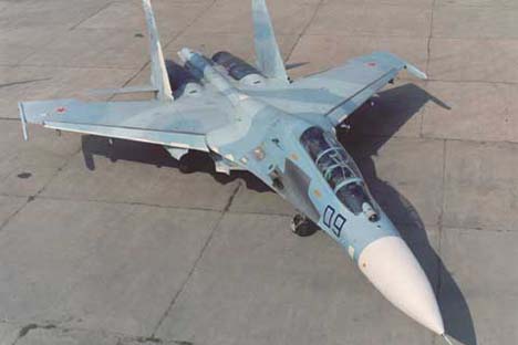  A aeronave é baseada em tecnologias existentes, incluindo os motores turboélice usados em aviões de combate da série Su-27 (na foto). Foto: sukhoi.org
