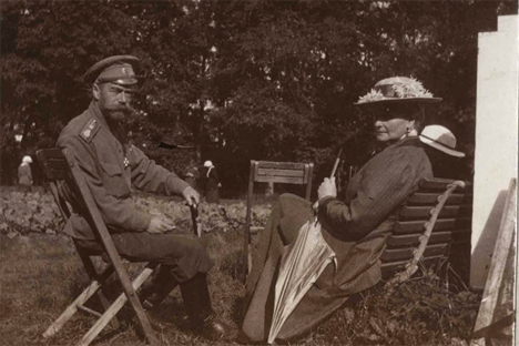 Imperador Nicolau II e a Imperatriz Aleksandra Fedorovna em Tsárskoie Selo, 1917. Foto: Arquivo estatal da Federação Russa
