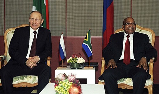 Presidentes da Rússia, Vladímir Pútin (esq.), e da África do Sul, Jacob Zuma, realizaram encontro bilateral antes da cúpula do Brics na semana passada
