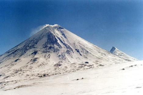 Erupção mais poderosa do Kliutchevskoi nos últimos anos foi registrada em 2005 Foto: wikipedia.org