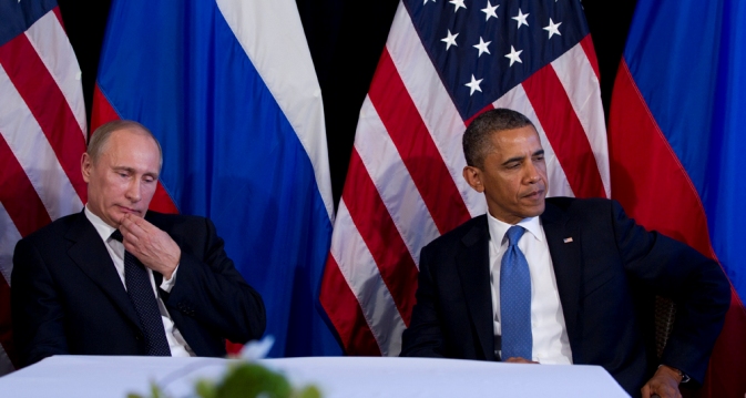 Presidentes dos EUA, Barack Obama, e da Rússia, Vladímir Pútin, durante cúpula do G20 no México, em junho passado Foto: AP