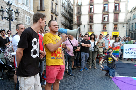 Manifestação em Barcelona em apoio à comunidade LGBT russa Foto: Maite Montroi