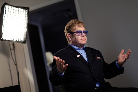 Elton John: "Sendo gay, não posso deixar essas pessoas sozinhas em seu próprio país" Foto: Reuters