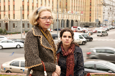 Nadejda e a filha dela Foto: Elena Potchiótova