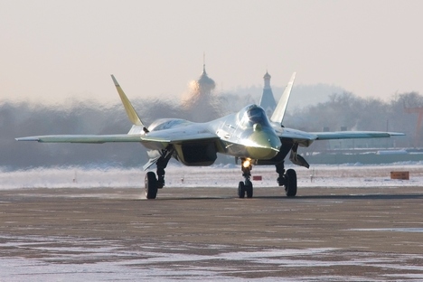 O T-50 é capaz de realizar operações complexas sem a intervenção do piloto Foto: sukhoi.ru