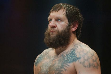 Emelianenko foi chamado de "não profissional" pela organização de MMA Legend, que rescindiu contrato com o lutador Foto: trud.ru