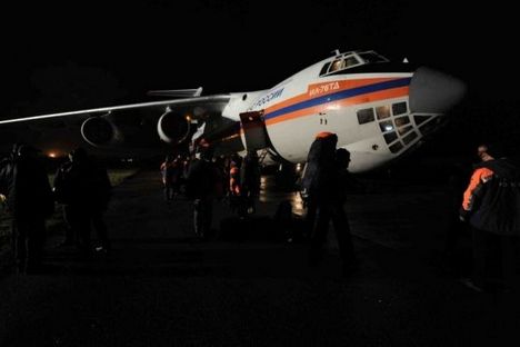 Avião Il-76 foi usado para transporte de médicos a áreas afetadas Foto: Ministério do Interior da Rússia
