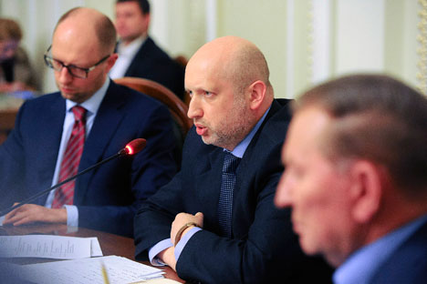 Primeira reunião de unidade nacional para resolver a crise na Ucrânia ganhou destaque nos jornais russos Foto: Reuters